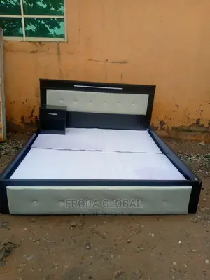 6by6 Ft King's Size Bedframe With a Bedside Cupboard. Lbed