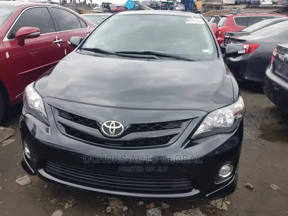 Toyota Corolla 2012 Black