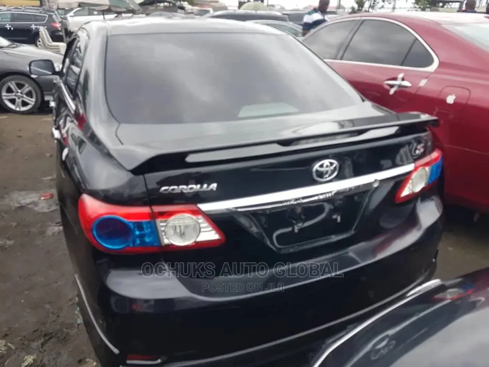 Toyota Corolla 2012 Black