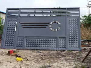 New Modern Tracking Rail Gate