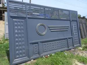 New Modern Tracking Rail Gate
