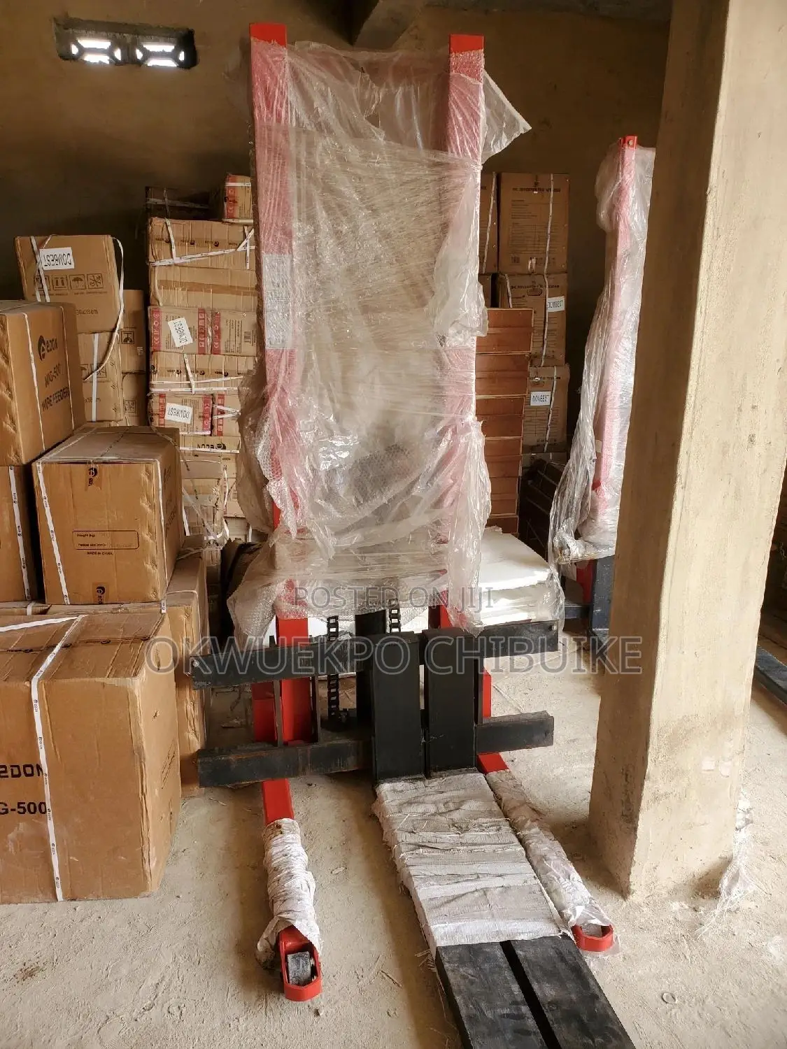 Unic 5 Ton Manual Forklift Stacker