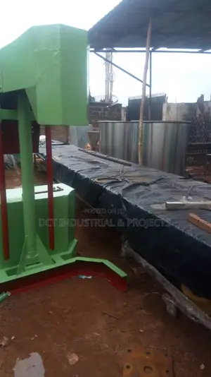 Paints Hydraulic Mixer (1000ltrs) With 2 Stainless Pots