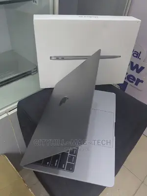 Photo - Laptop Apple MacBook Air 2020 8GB Intel Core I3 SSHD (Hybrid) 256GB