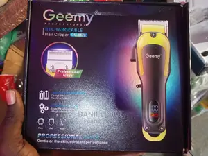 Geemy Professional Rechargeable GM 6670
