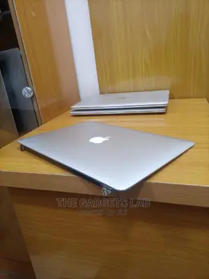 2015 13inches Macbook Pro Screen