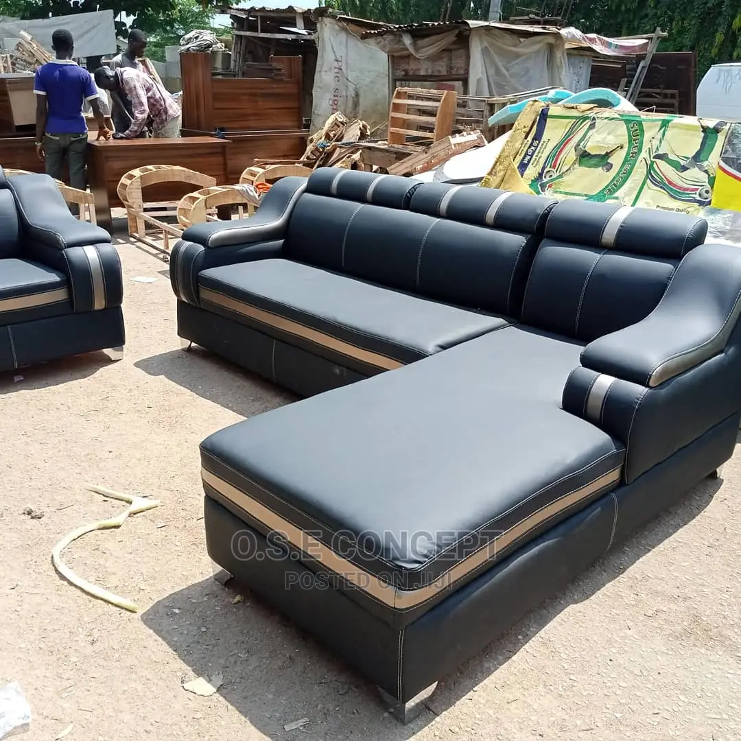 Modern L- Shaped Leather Sofa With a Single