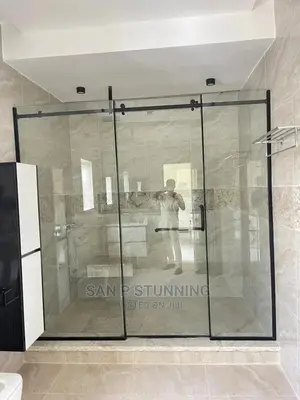 Explicit Shower Cubicle at Your Call