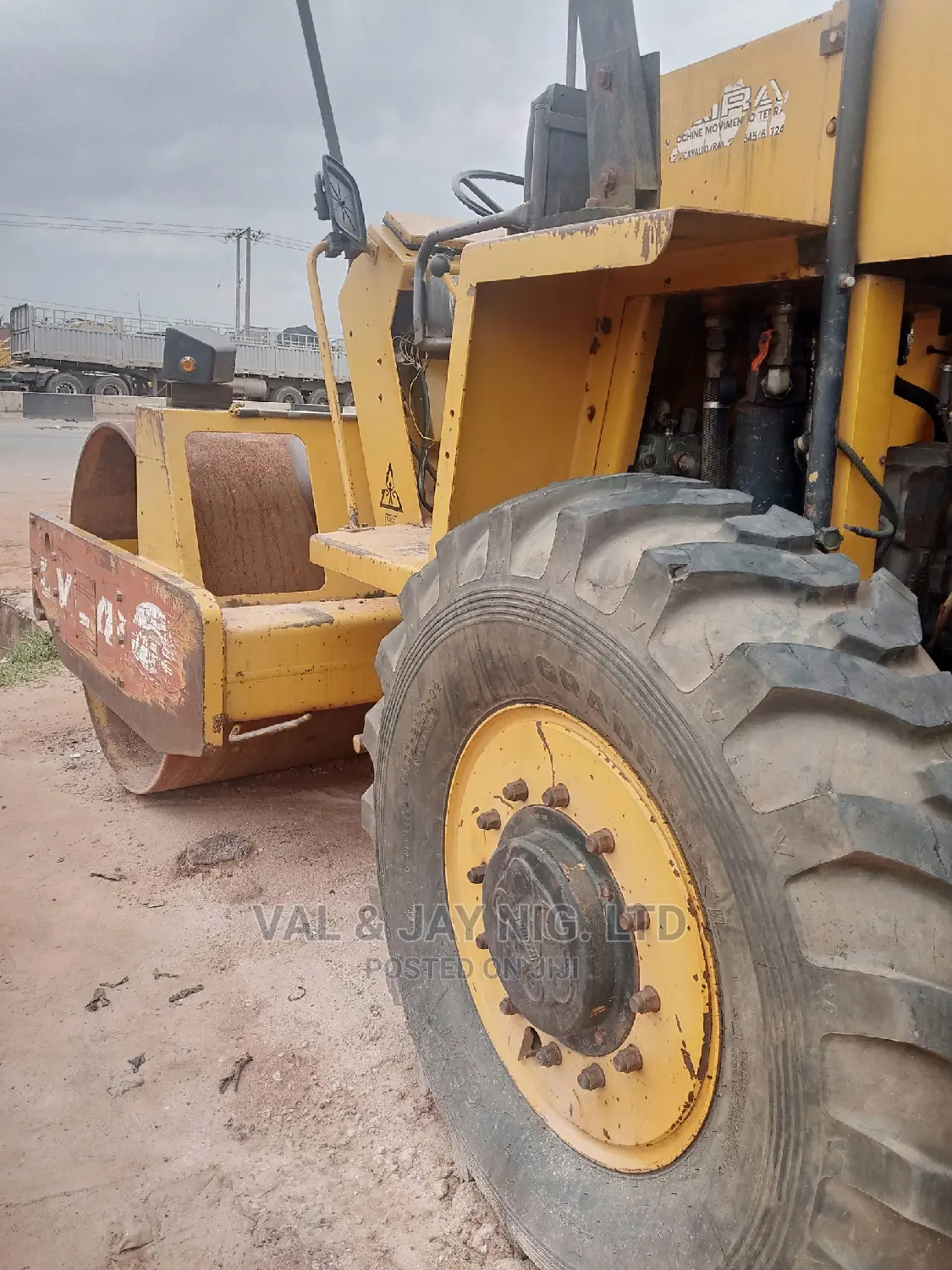 10 Tons Dynapac Vibratory Compactor Roller (Tyre to Drum)