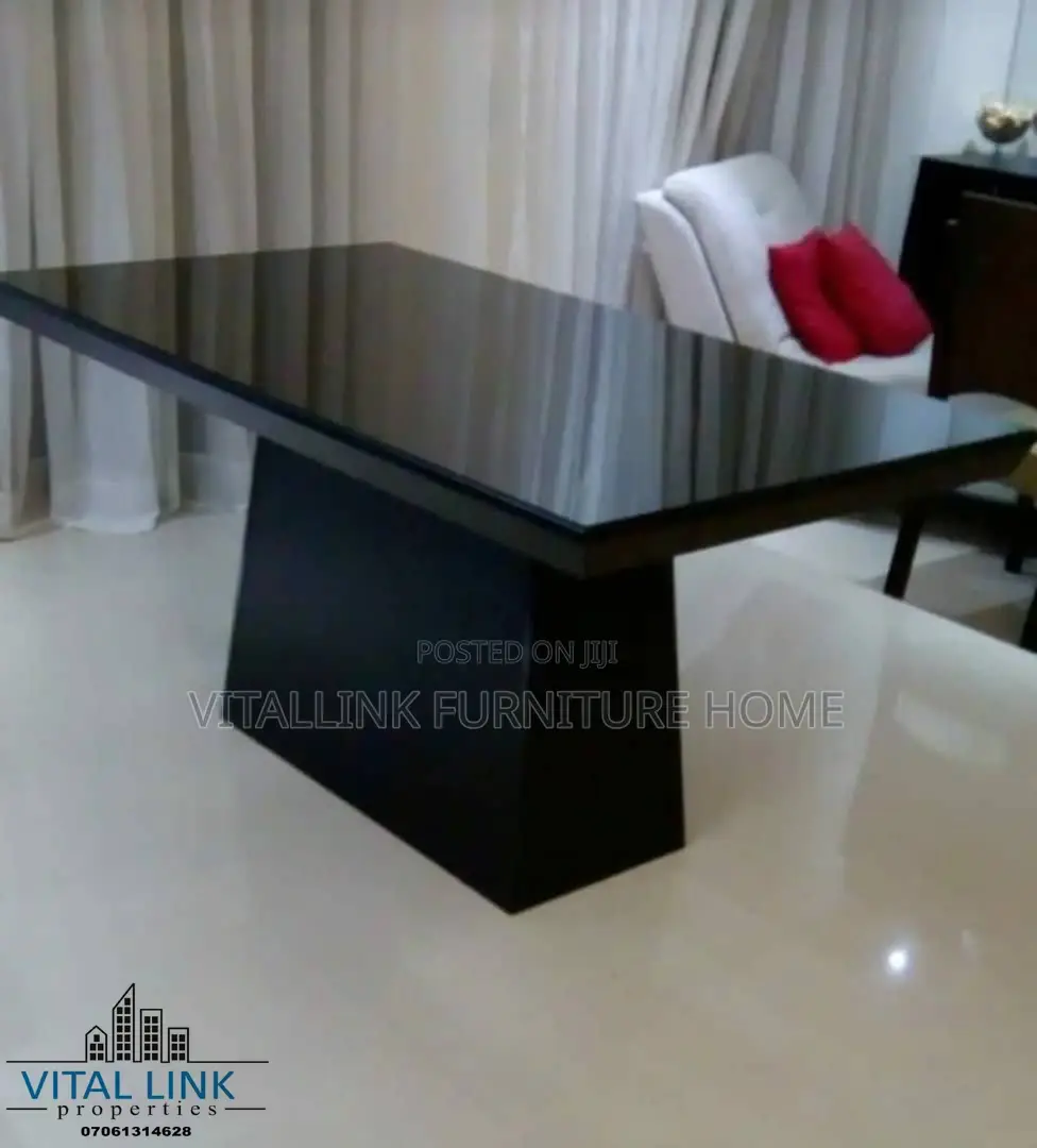 Modern and Stylish Dinning Table