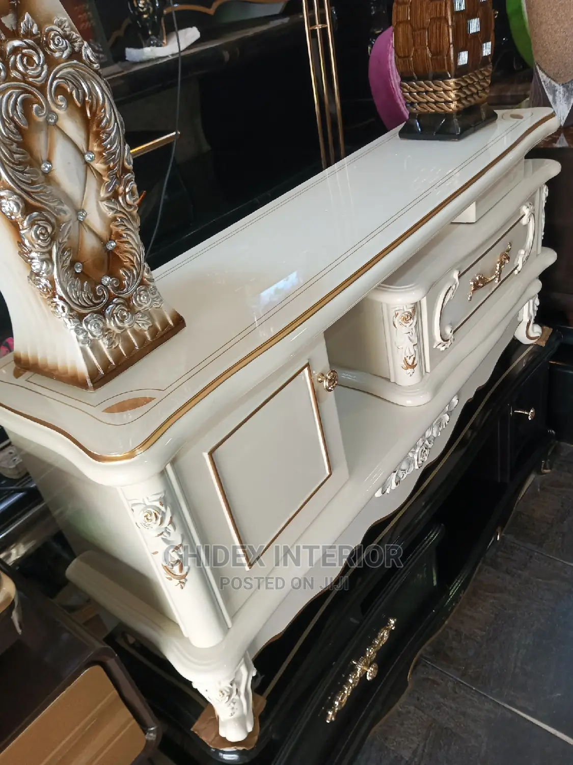Quality Royal Tv Stand