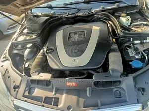 Mercedes-Benz C300 2008 Gold