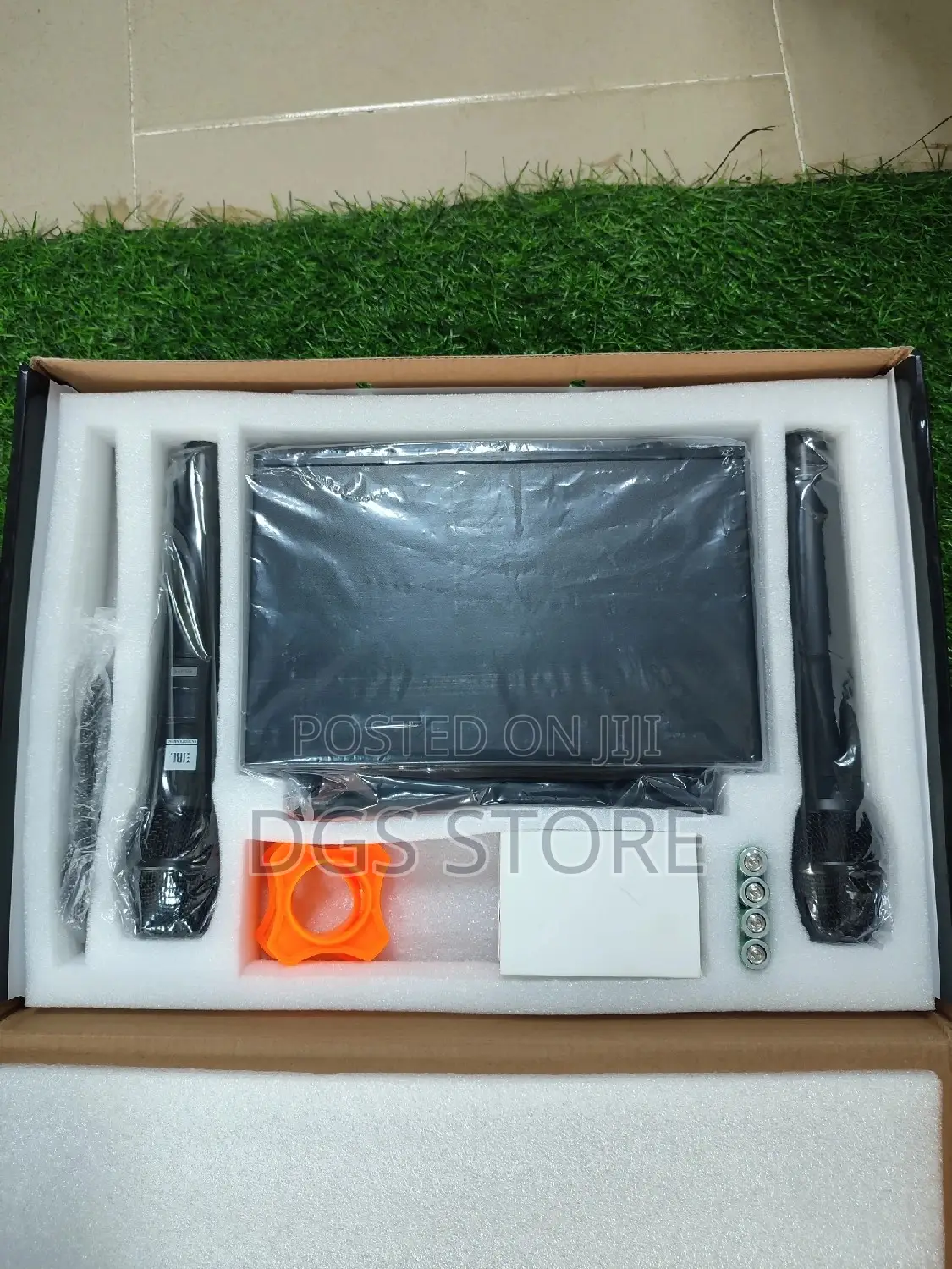 JBL VM100 Wireless Microphone  System
