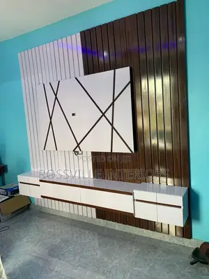 Exquisite Entertainment Unit / Tv Stand