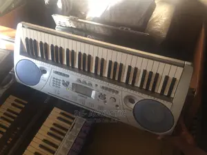 Yamaha Electronic 61-Touch Keyboard PSR-275