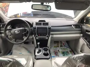 Toyota Camry 2012 Silver