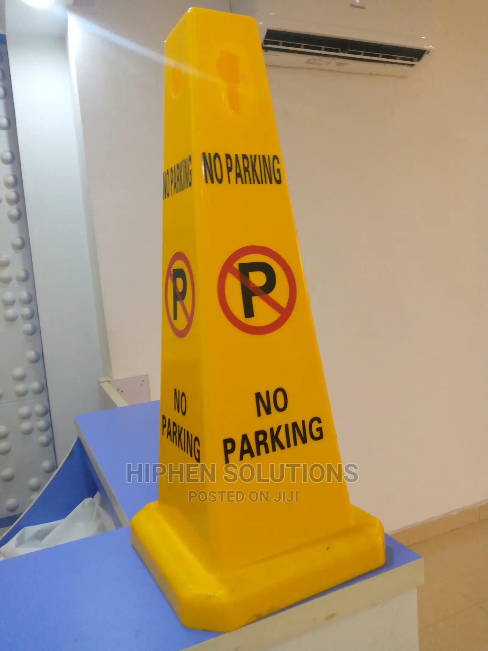 Low Cost Safety No Parking Sign