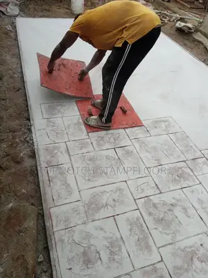 Concrete in a Modern Floor-Design