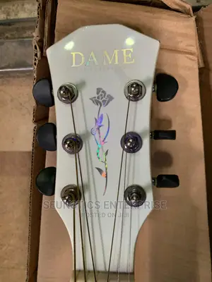 Quality/Professional Medium Size Dame Acoustic Guitar
