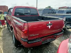 Toyota Tacoma 2007 Red