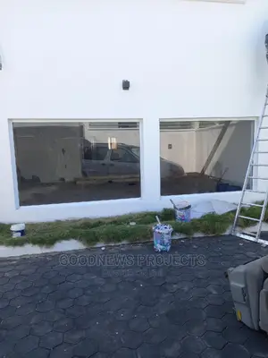 Aluminium Showroom Glass