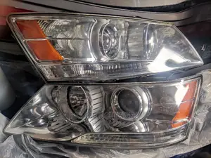 Hyundai Sonata 2010 Set of Headlamp