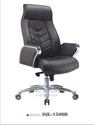 Quality Executive Swivel Leather Office Chair. 