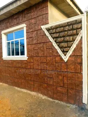 Unique Floor Design Does Not Grow Grass
