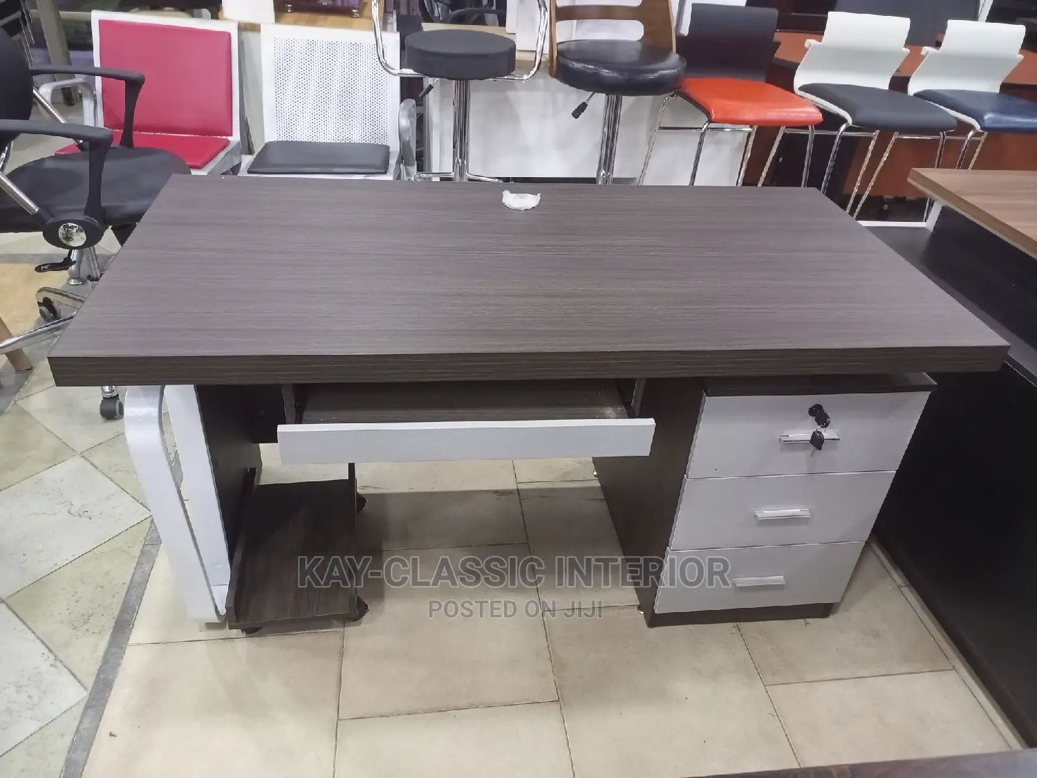 1.4mt Office Desk With Drawers And Ups Stand