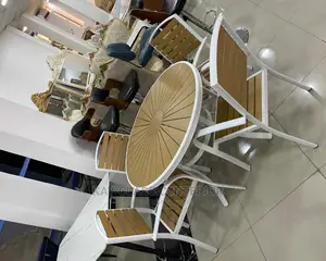 Out Door Round 4 Seaters Table Chairs,Also Usd In Gerden