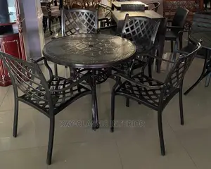 Out Door Round 4 Seaters Table Chairs,Also Usd In Gerden