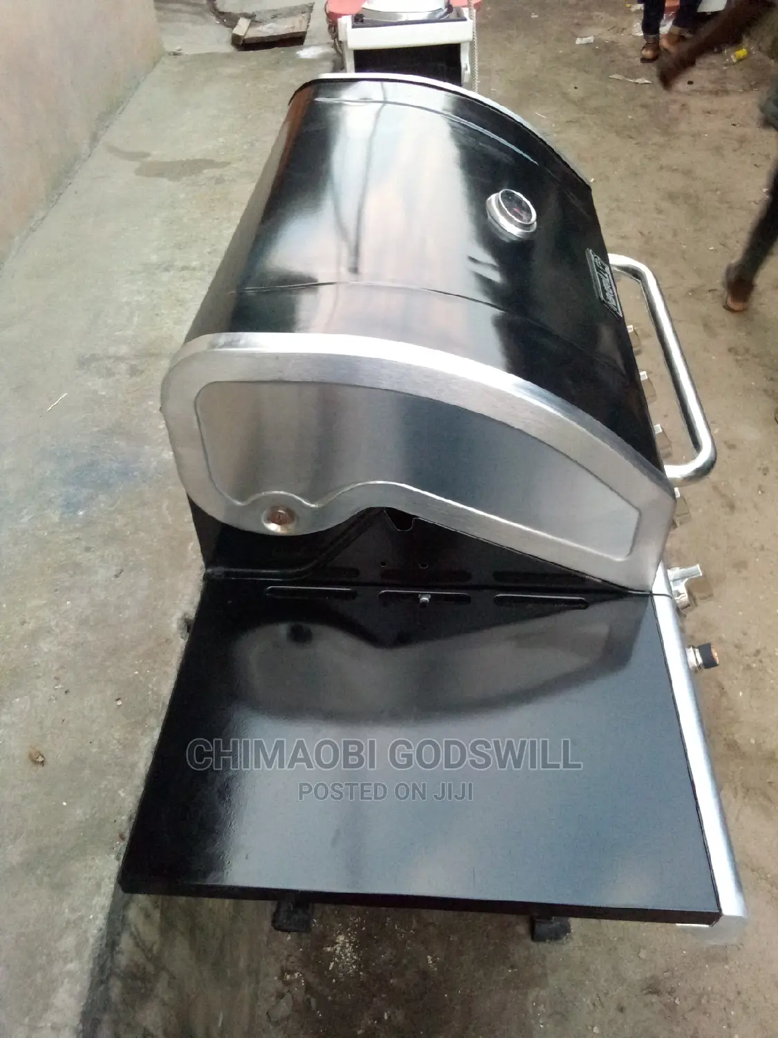 Barbecue and Grill Standing Machine