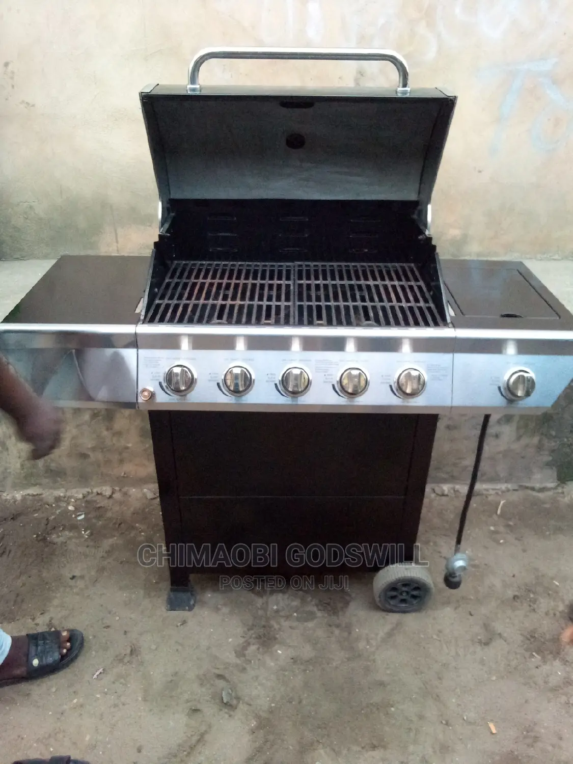 Barbecue and Grill Standing Machine