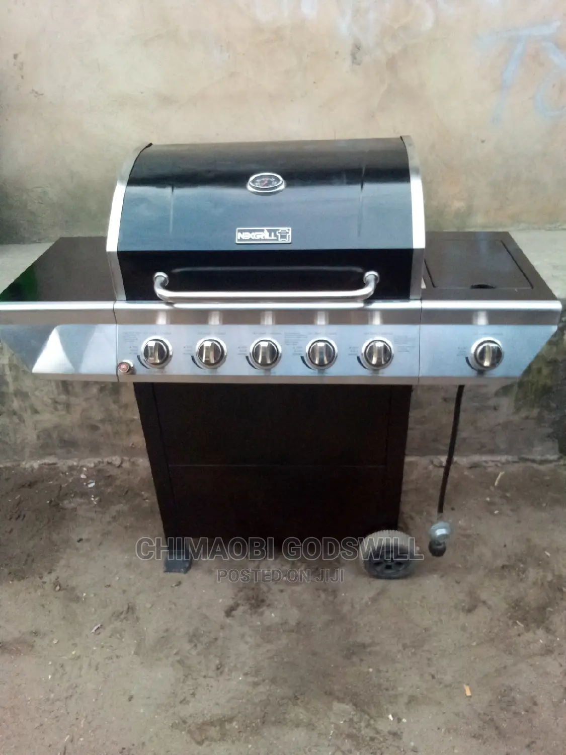 Barbecue and Grill Standing Machine