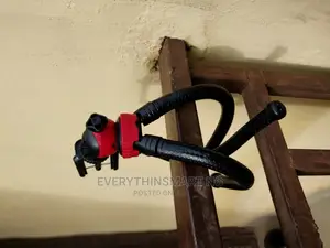 Minitripod With Phone Holder