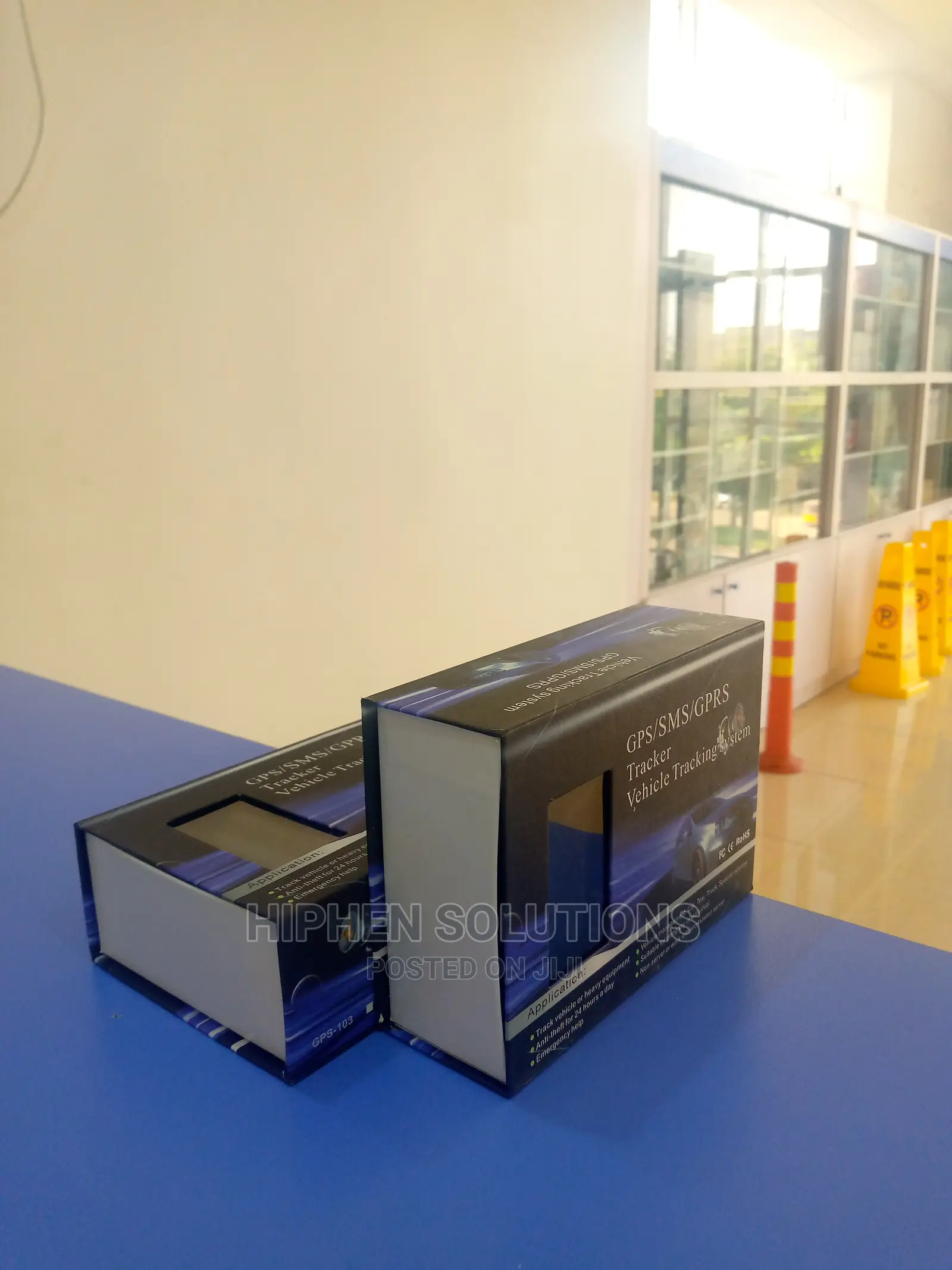 Modern Structure Vehicle GPS Tracker