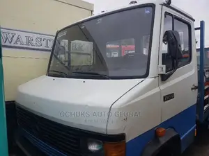 Mercedes Benz 709