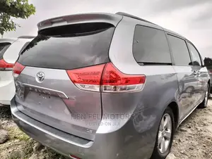 Toyota Sienna LE AWD 7-Passenger 2013 Gray