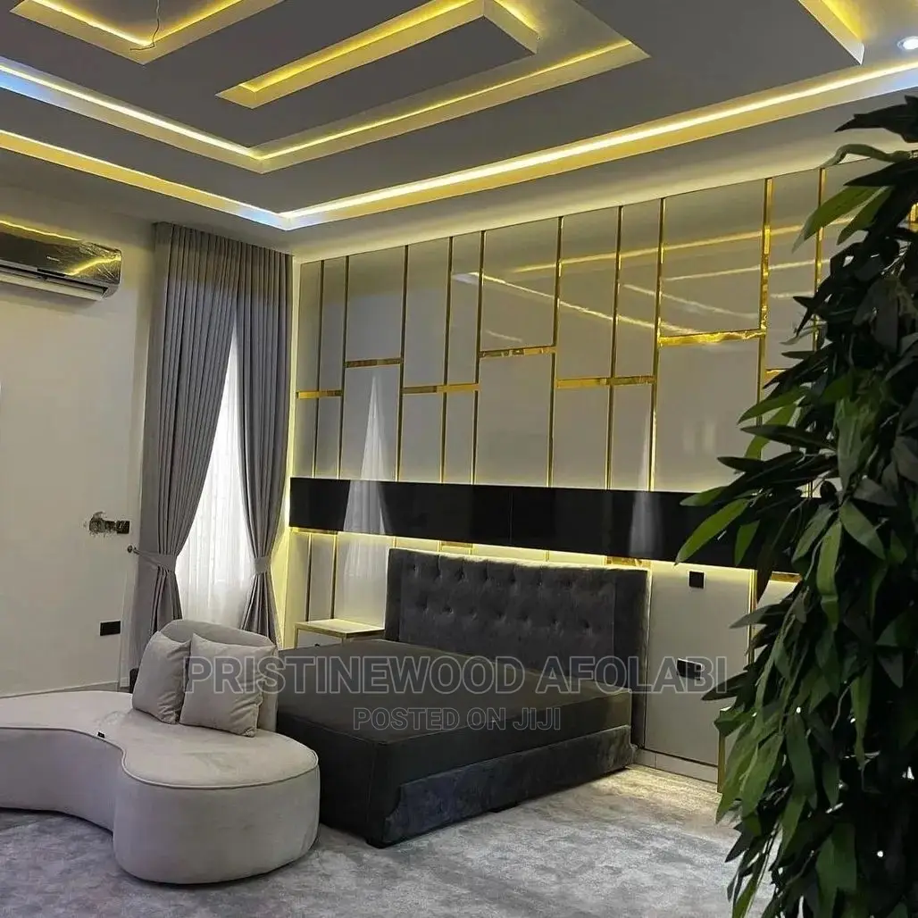 Bedframe by Pristinewood