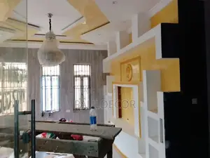 Painter and Decorative Application