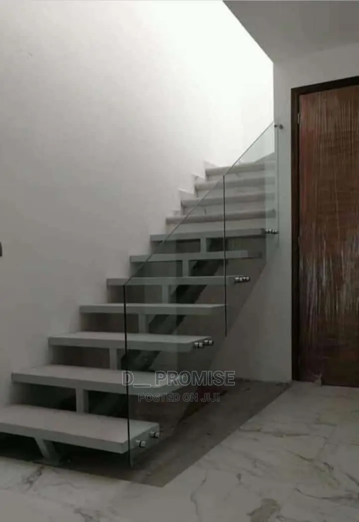 Handrail With Frameless Glass