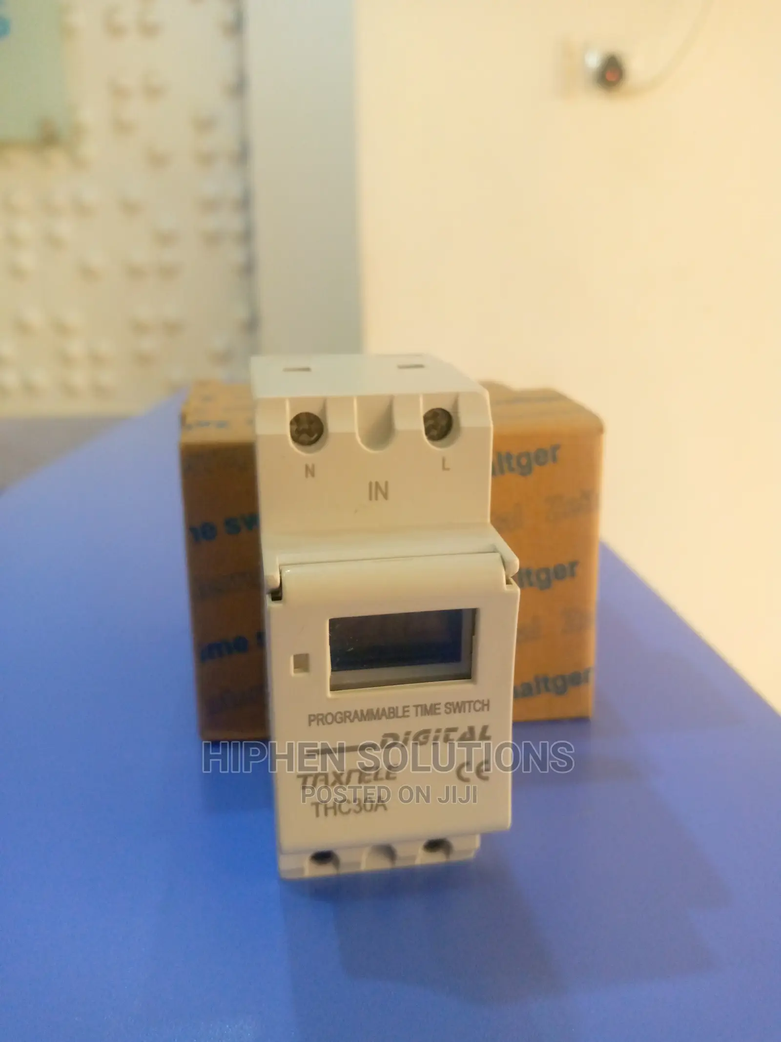 Many Applications Programmable Time Switch