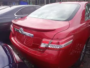 Toyota Camry SE V6 4dr Sedan (3.5L 6cyl 6A) 2011 Red