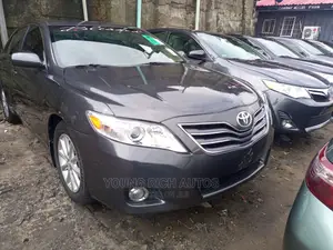 Toyota Camry 2011 Gray
