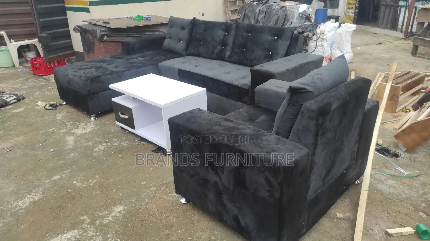Quality Black Lshap Single With Center Table