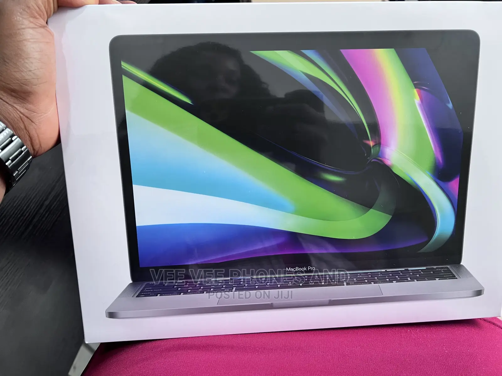 New Laptop Apple MacBook Pro 2022 M2 8GB Apple M2 SSD 256GB