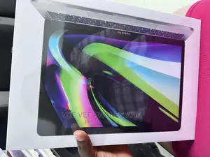 New Laptop Apple MacBook Pro 2022 M2 8GB Apple M2 SSD 256GB