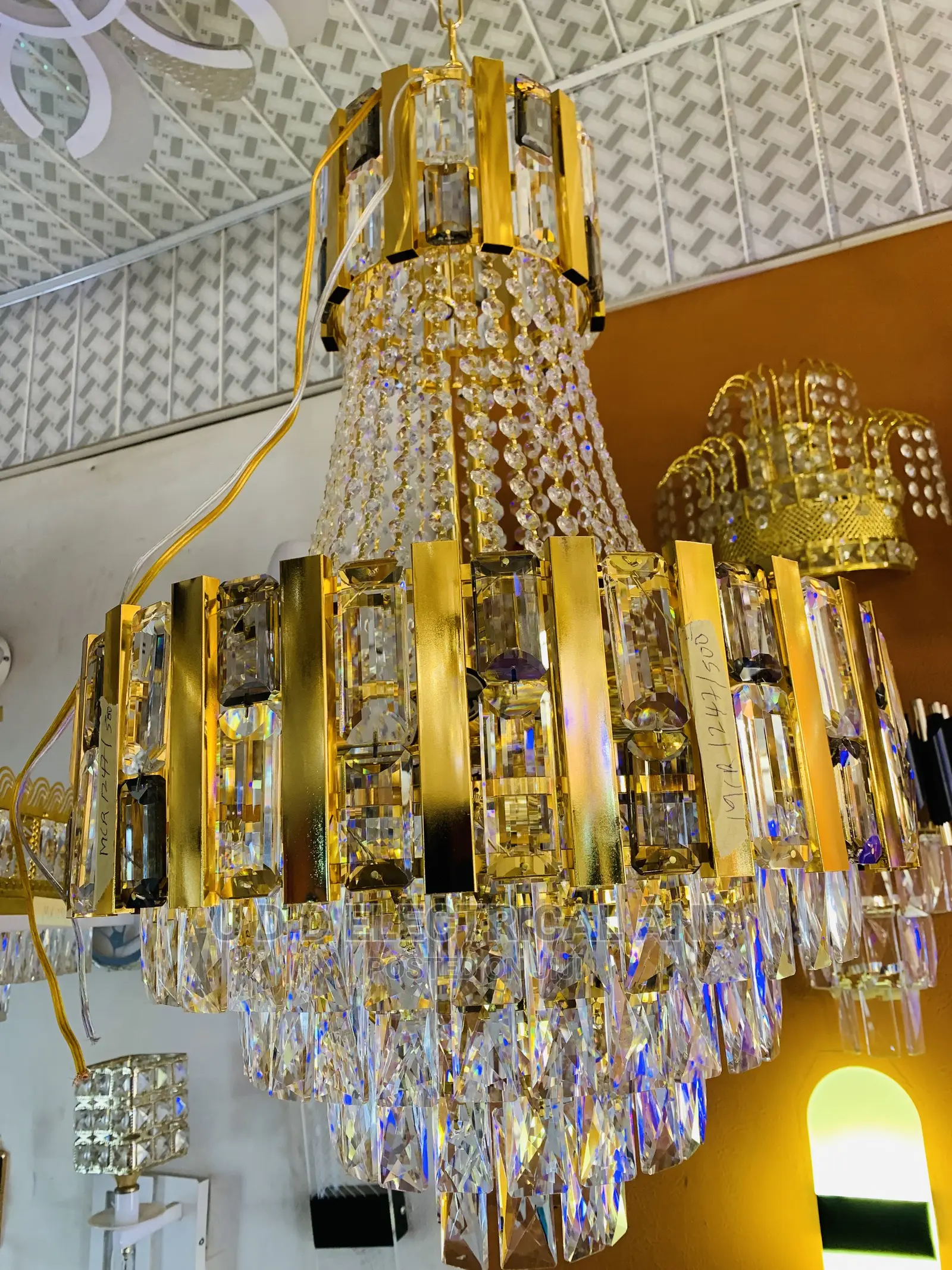 Modem Dubai Led Crystal Chandelier Light Many Time Available