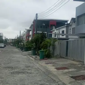 5bdrm Duplex in Richmond Estate, Ikate for Rent