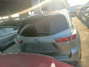 Toyota Highlander 2015 Gold